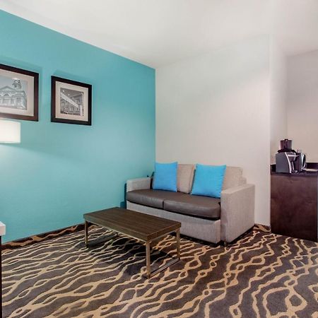 La Quinta Inn & Suites By Wyndham Northlake Ft. Worth Elizabethtown Exterior photo