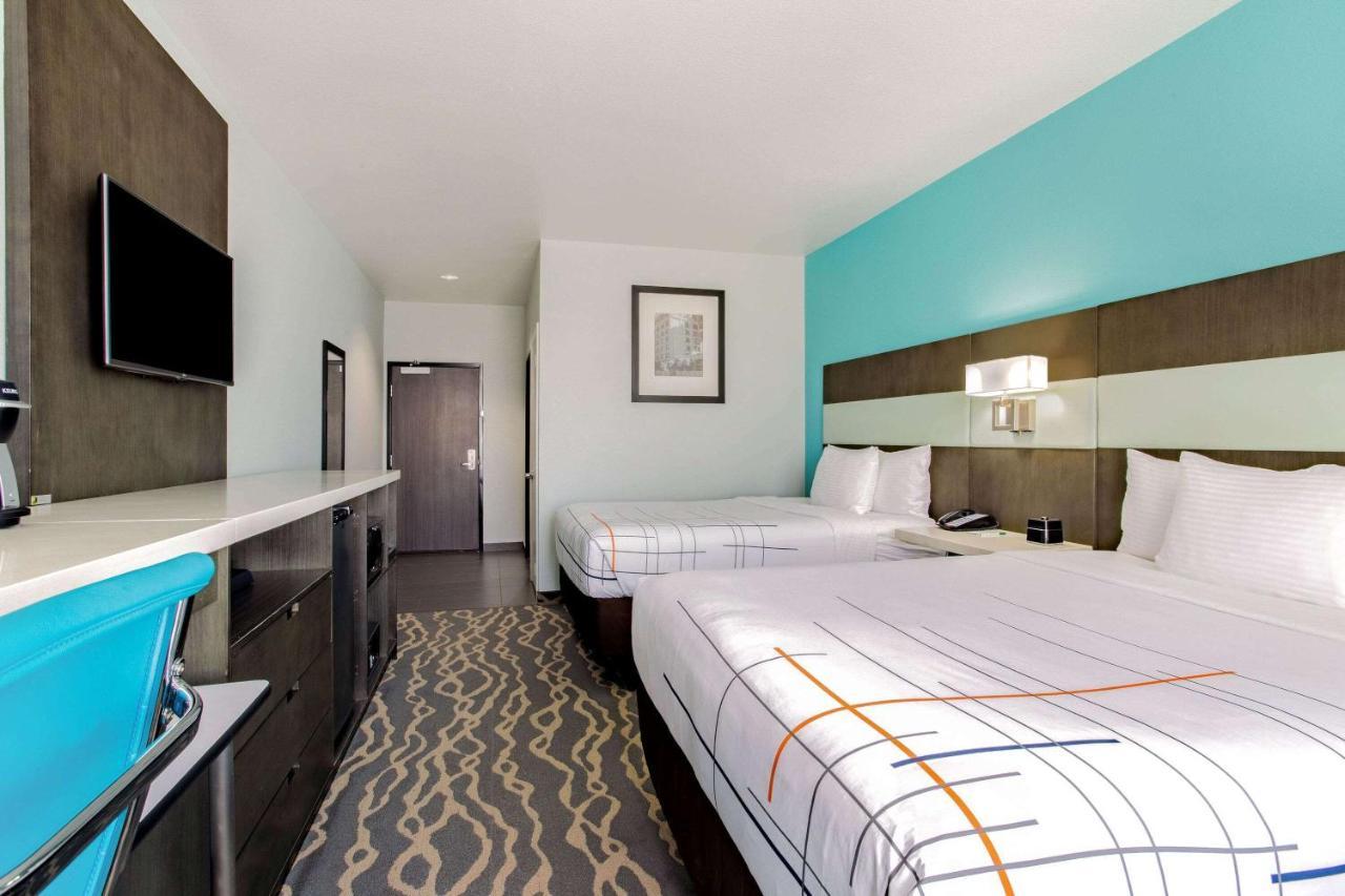 La Quinta Inn & Suites By Wyndham Northlake Ft. Worth Elizabethtown Exterior photo