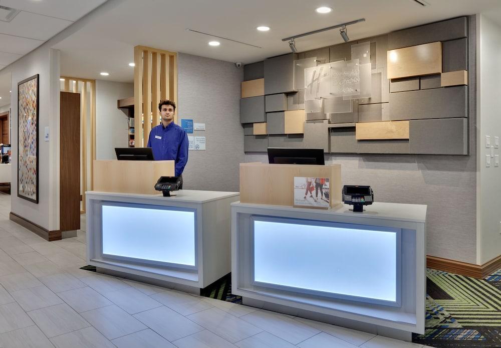 La Quinta Inn & Suites By Wyndham Northlake Ft. Worth Elizabethtown Exterior photo