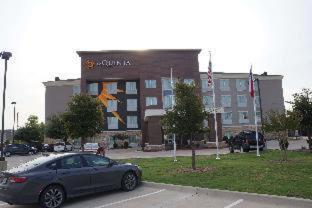 La Quinta Inn & Suites By Wyndham Northlake Ft. Worth Elizabethtown Room photo