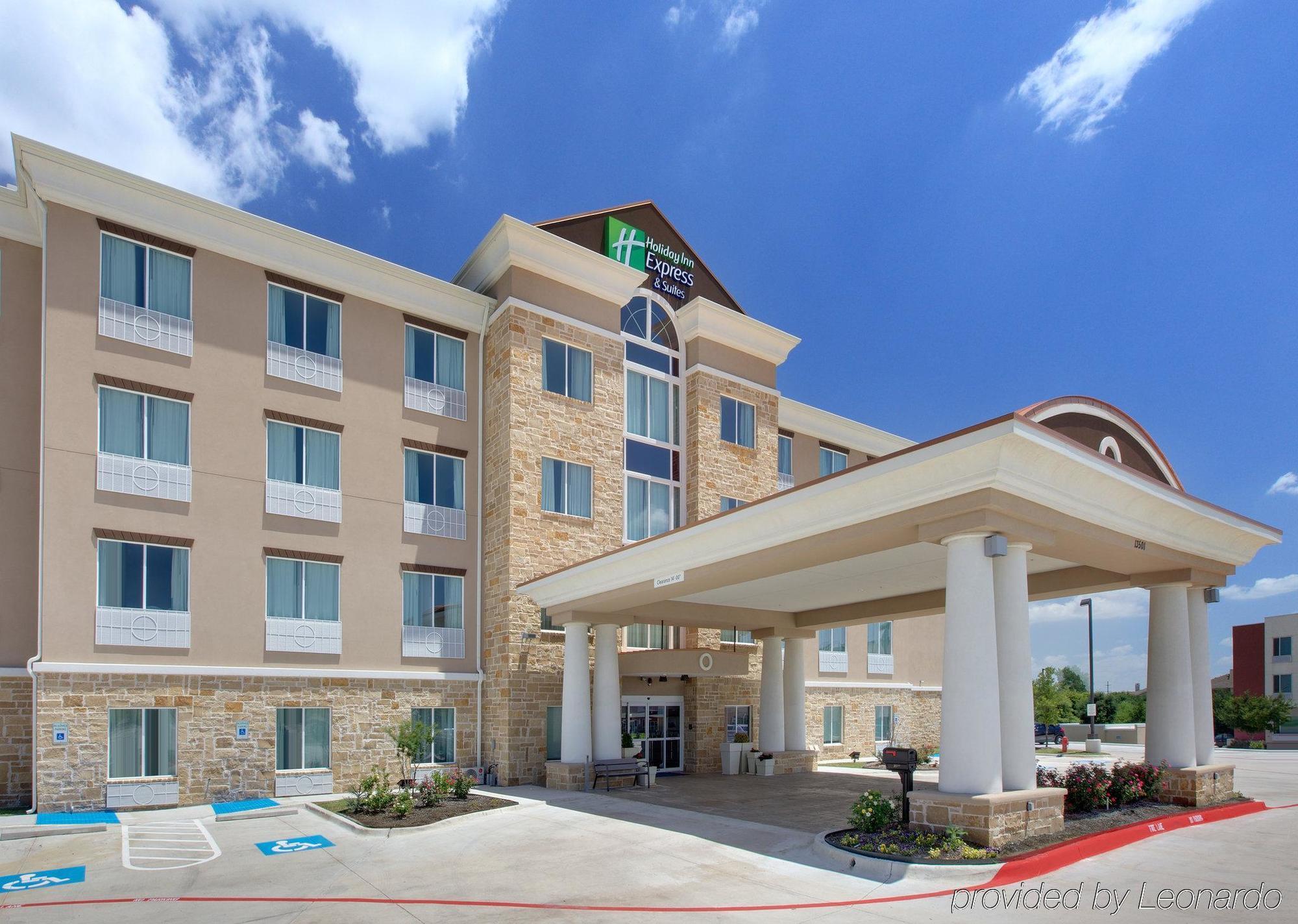 La Quinta Inn & Suites By Wyndham Northlake Ft. Worth Elizabethtown Exterior photo