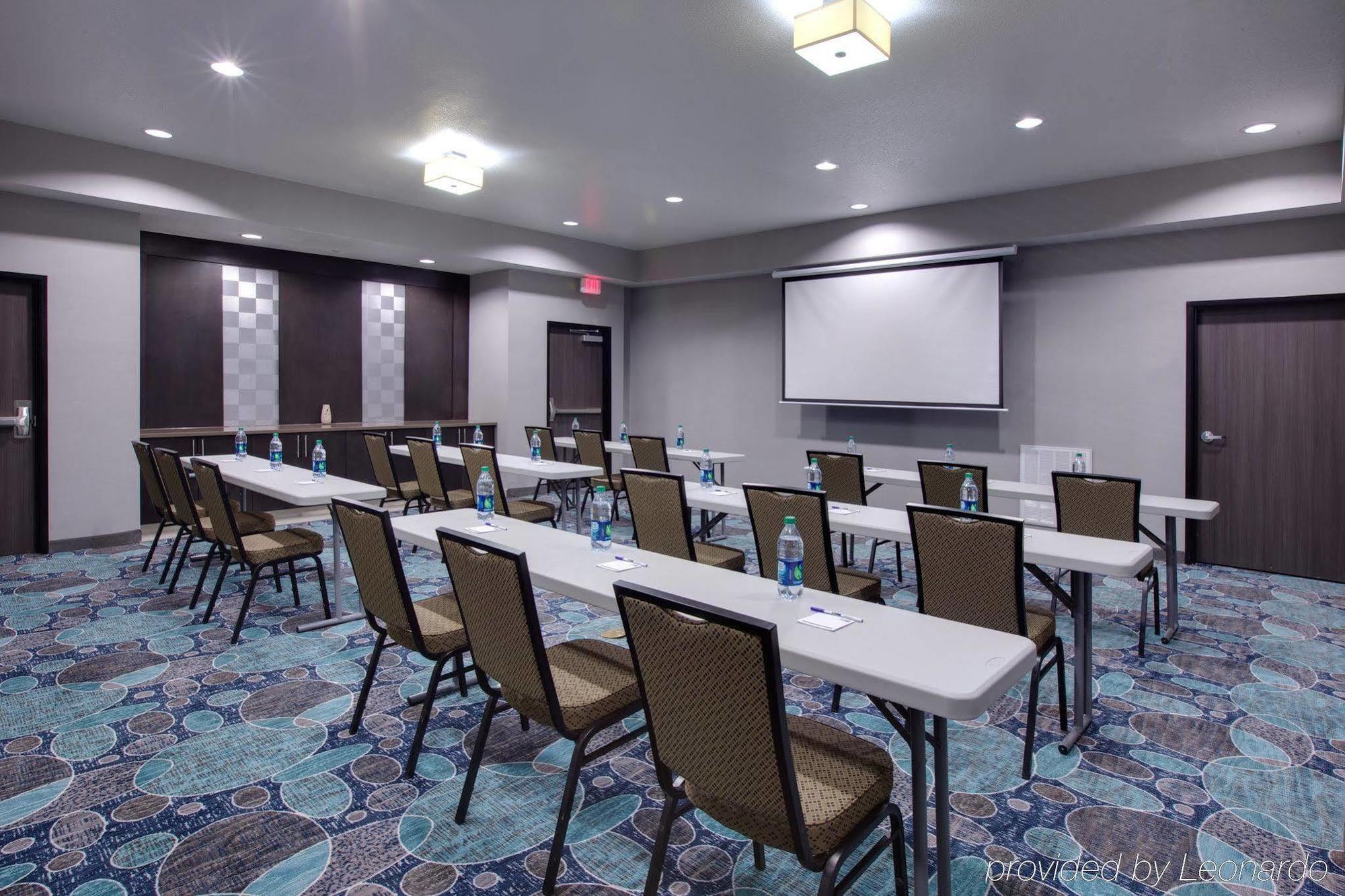 La Quinta Inn & Suites By Wyndham Northlake Ft. Worth Elizabethtown Exterior photo
